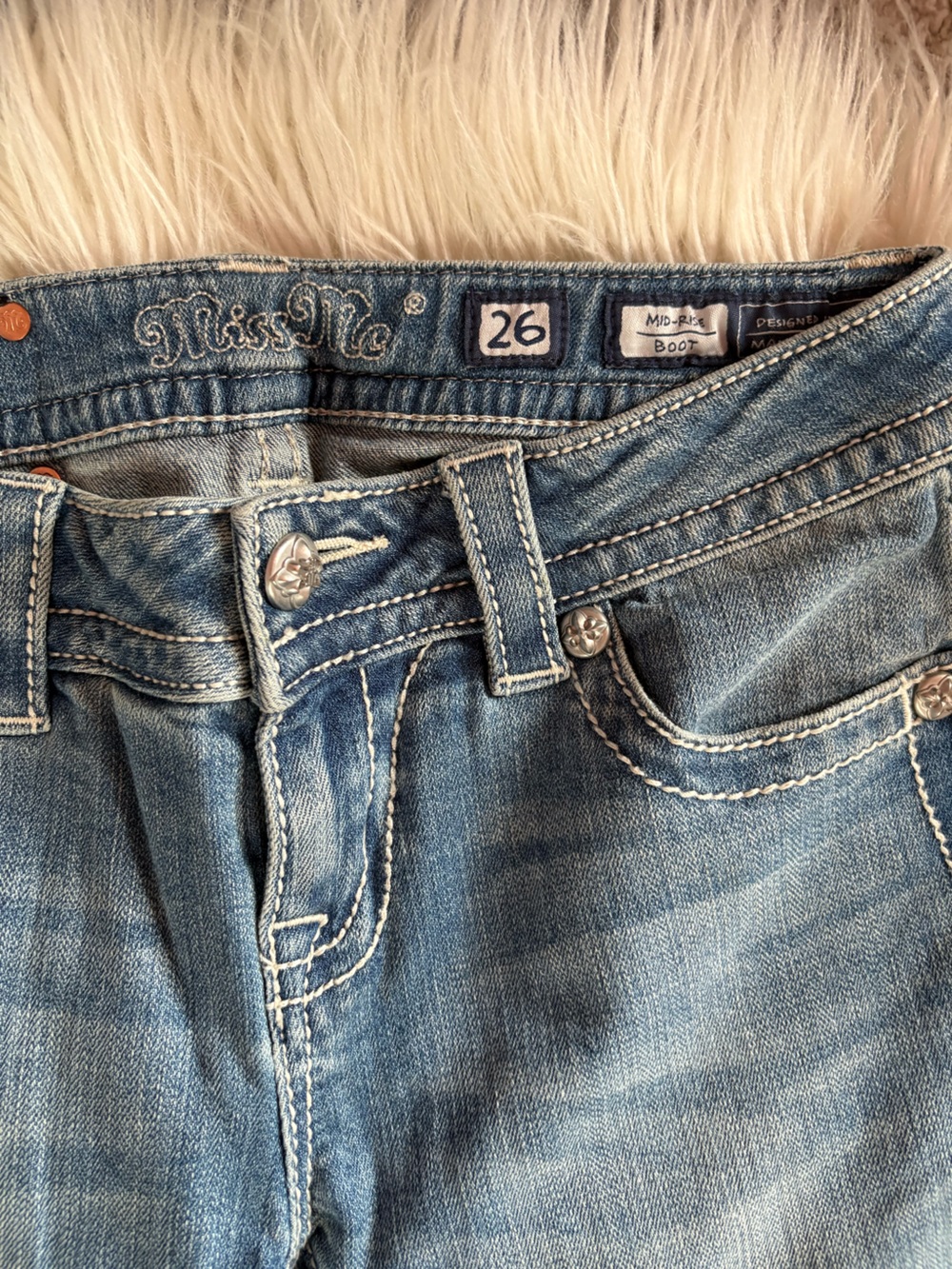 Miss Me Light Wash Denim Jeans Size 26 Tall Inseam 34 - Picture 6 of 7